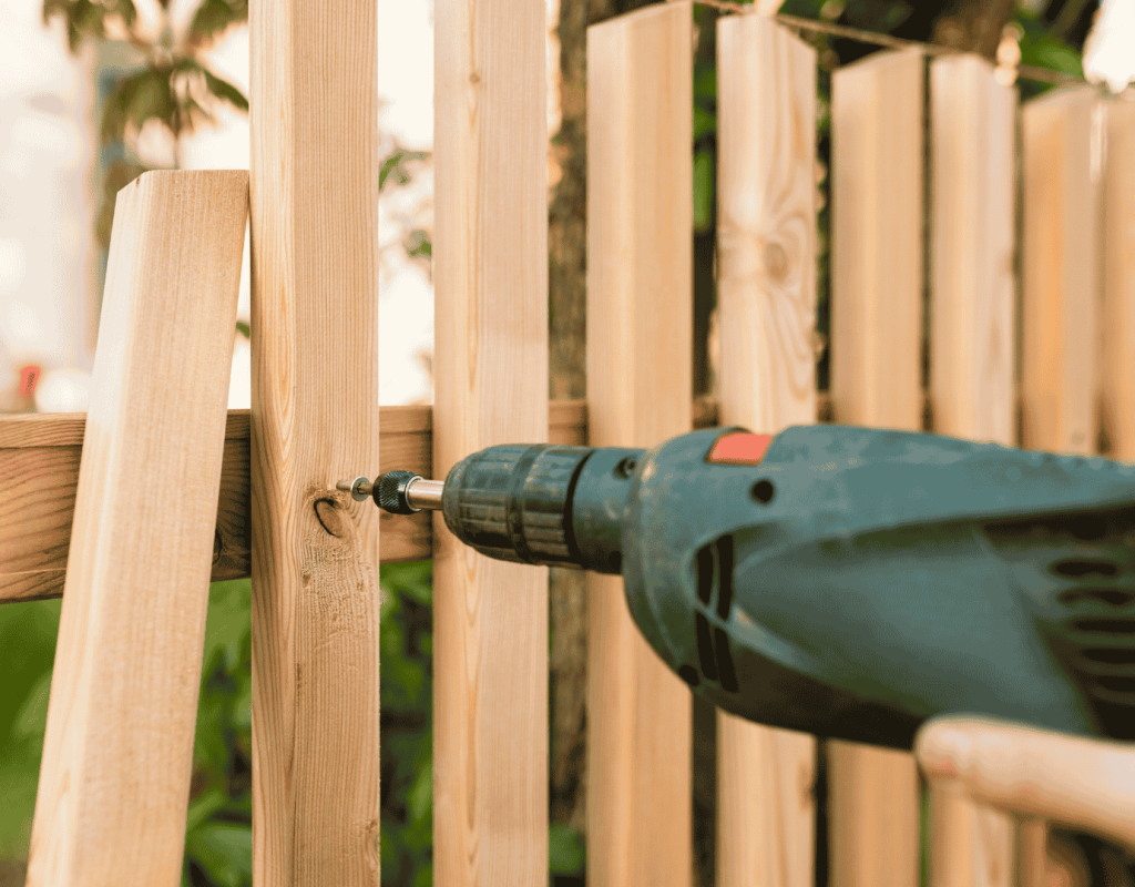Professional fence repair in Mississippi by Southern Fence Installations, using high-quality materials for lasting durability.